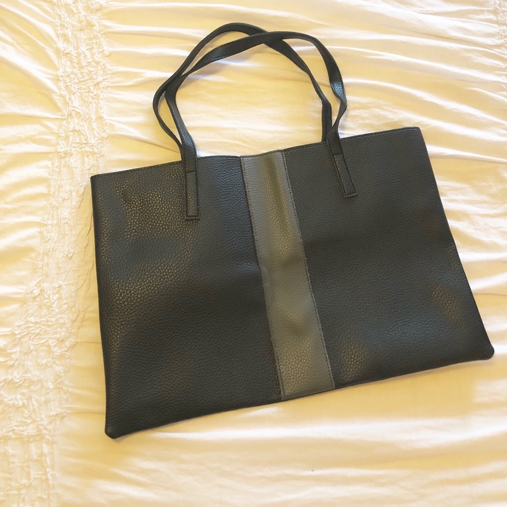 Vince Camuto Black Flat Messenger Shoulder Bag NEW